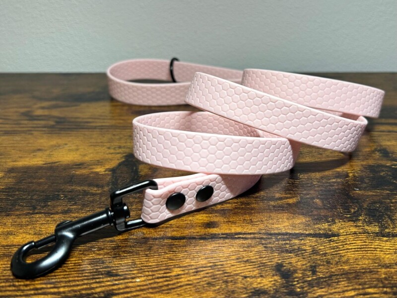 HEXA vodítko světle růžové