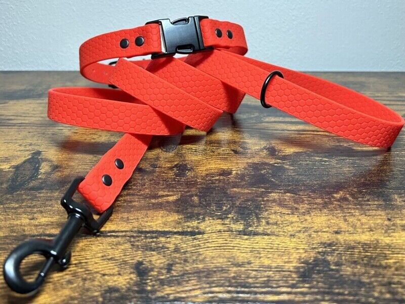 Hexa set červený, černé kování