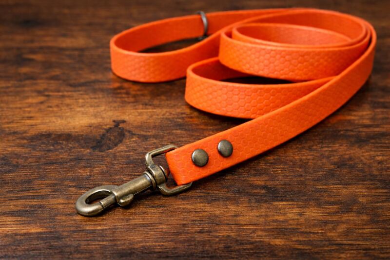 Vodítka - staromosazné kování