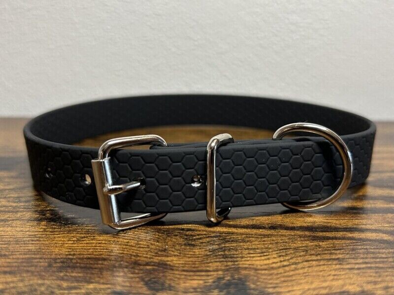 Obojek s přeskou - stříbrné kování