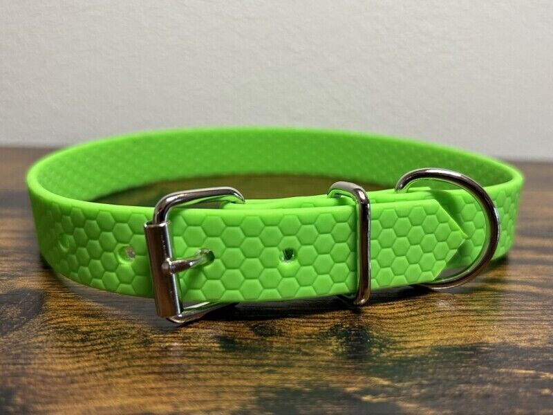 Obojek s přeskou - staromosazné kování