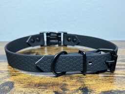 Hexa obojek s trojzubcem, černé komponenty černý